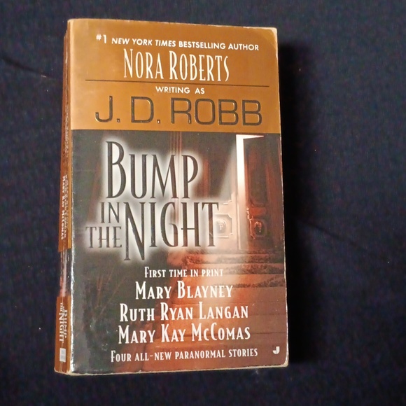 J.D. Robb Book Collection - Picture 2 of 9